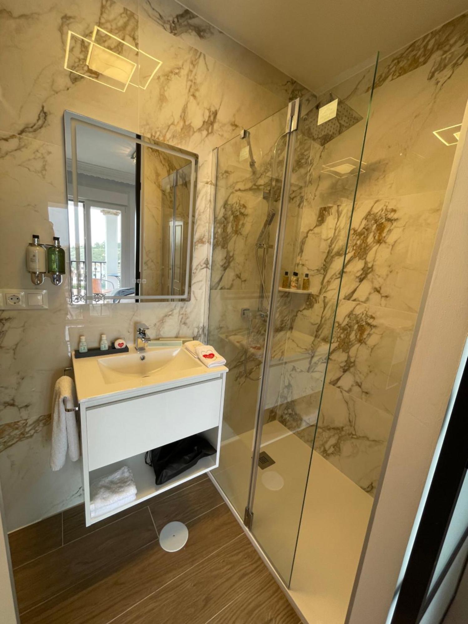 Cariad Boutique Bed & Breakfast La Cala Del Moral Номер фото